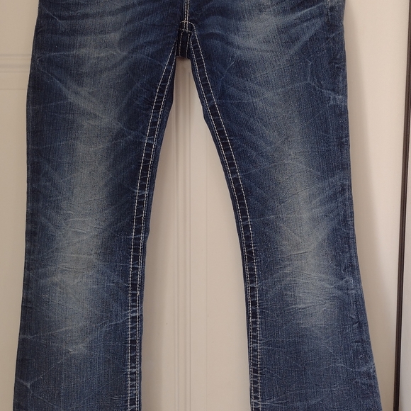 NWOT MISS ME SIGNATURE RISE SIZE 28 BOOTCUT. LOTS OF BLING💞💞💞💞💞💞 - Picture 6 of 13